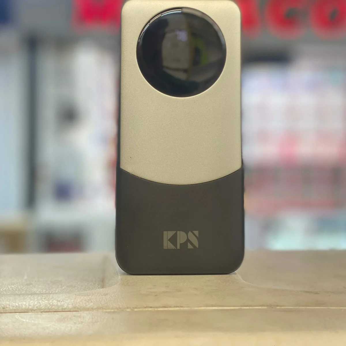 پاوربانک سوپر فست شارژ 22.5 وات 30000 میلی آمپر KPS مدل KPG-302 دارای نمایشگر با گارانتی 12 ماهه آسان توزیع