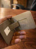 جاکارتی اپل مدل ولت استند شو در رنگبندی جذاب